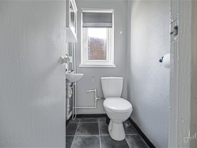Utility room/cloakroom